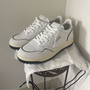 AUTRY GOLF LOW TOP IN LEATHER COLOR WHITE BLACK SNEAKER